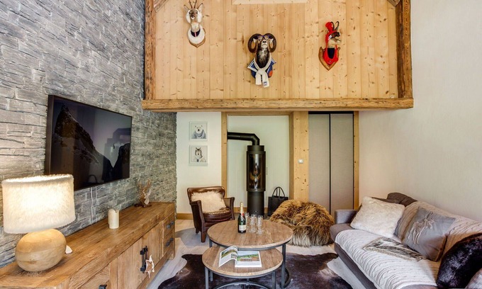 Val Claret Apartment | Spacious Apartment for 8 with WIFI, TV & Family Amenities
