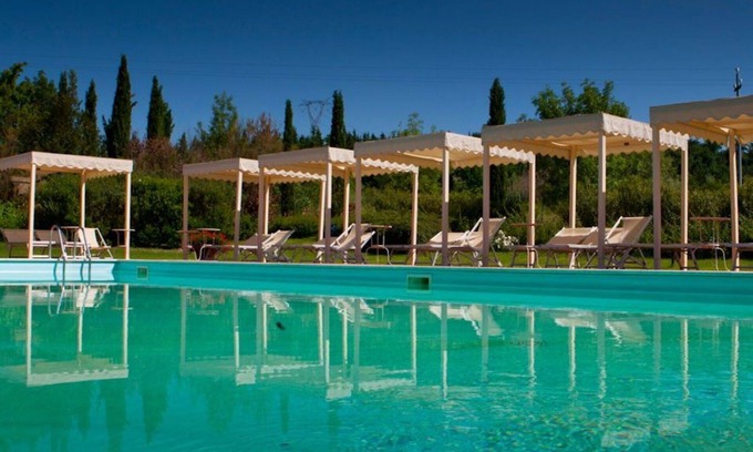 Empoli Apartment | Cozy Apartment for 2 with Pool, A/C, and Lake View