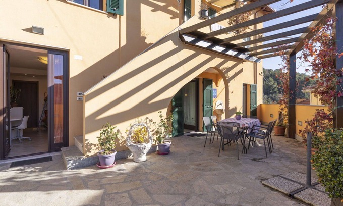 Vendone Apartment | Inviting Apartment for 6 with Oceanfront Terrace & A/C