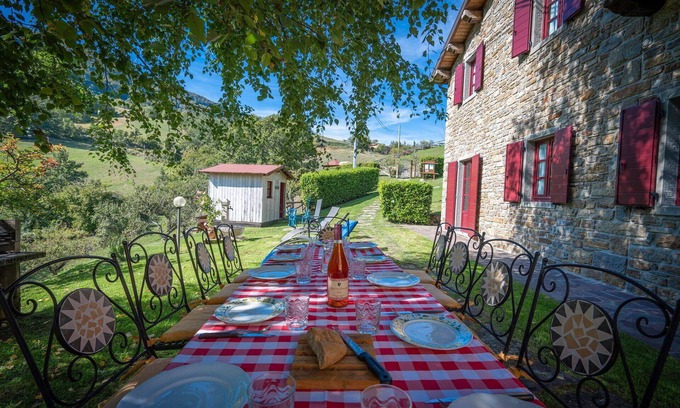 Cutigliano Apartment | Inviting Apartment for 4 with Pool, Pets Welcome & Parking