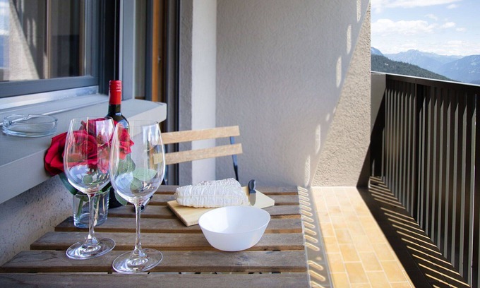 Falera Apartment | Lovely apartment for 2 guests with WIFI, pool, TV, balcony, pets allowed and panoramic view