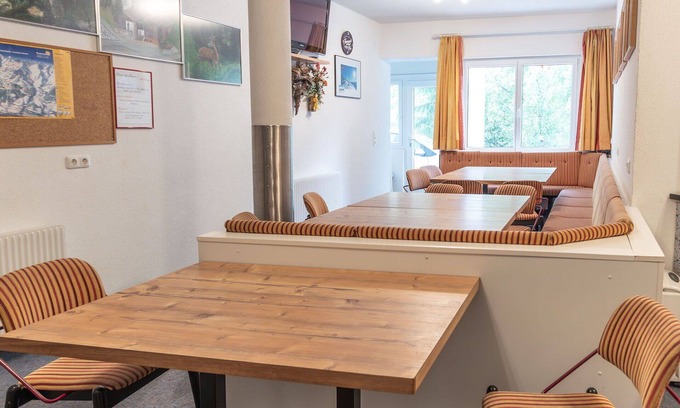 Kappl Apartment | Inviting Apartment for 20 Guests with WIFI & Parking