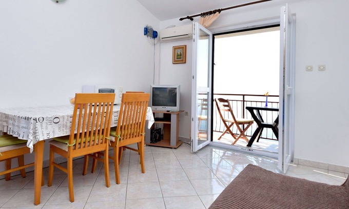 Tribanj Apartment | Cozy Oceanfront Apartment for 3 with WiFi and Terrace