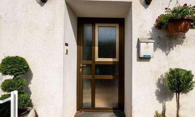 Rukavac Apartment | Cozy Apartment with Ocean View and Free Parking for 3