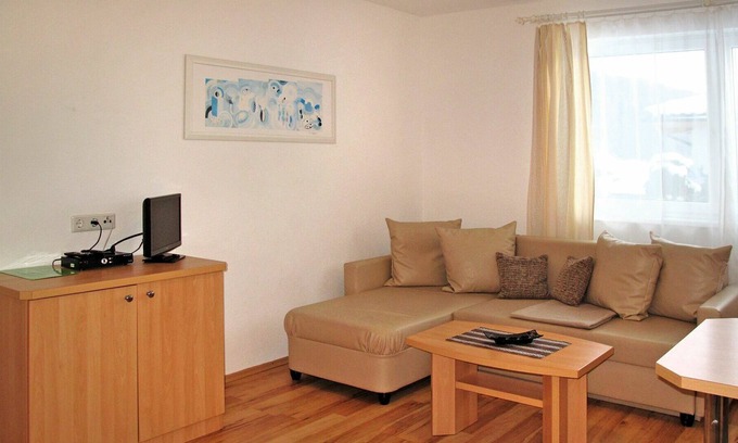 Fendels Apartment | Lovely apartment for 4 guests with WIFI, TV, terrace, pets allowed and parking