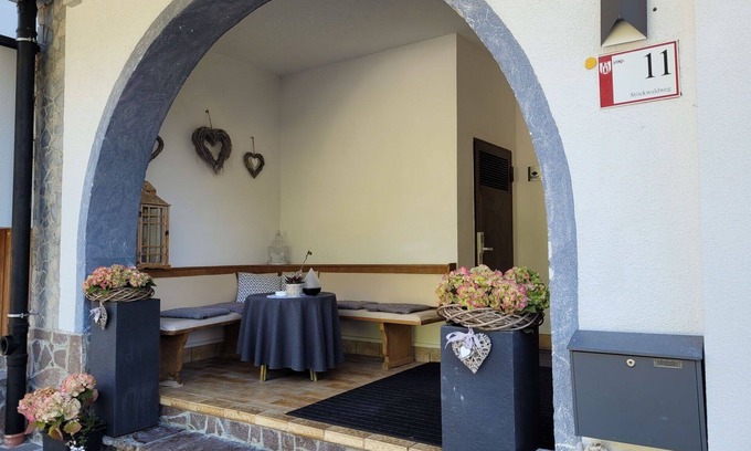 Ischgl Apartment | Cozy Apartment for 4 with WIFI, Pets Welcome & Parking