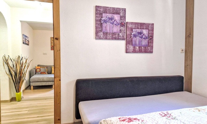 Huben Apartment | Lovely apartment for 4 people with WIFI, TV, patio and pets allowed