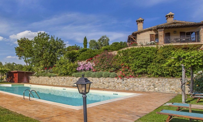 Allerona Apartment | Cozy Apartment for 4 with Pool, Pet-Friendly & Parking