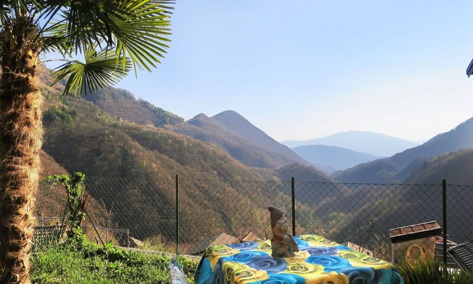 Premeno Apartment | Lovely apartment for 4 guests with TV, balcony, pets allowed and parking