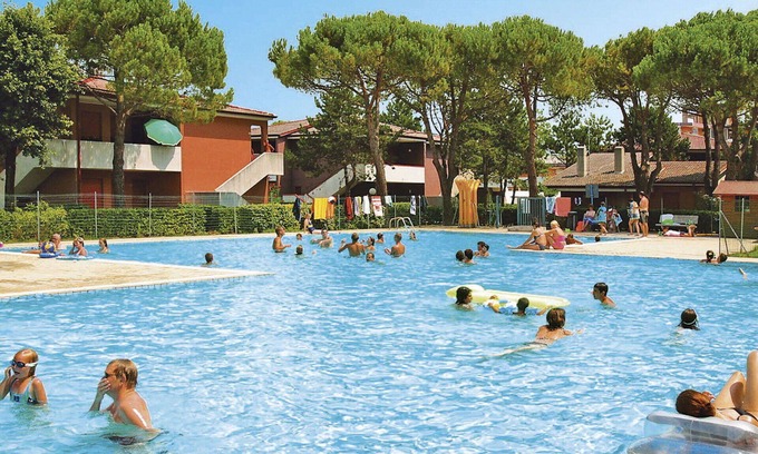 Bibione Apartment | Ideal Apartment for 4 with Pool, Terrace & Pet Friendly