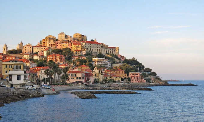 Oneglia Apartment | Lovely apartment for 4 guests with WIFI, TV, terrace and parking
