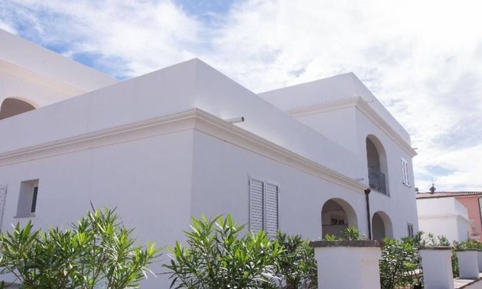 Orosei Apartment | Lovely apartment for 4 people with WIFI, pool, A/C, TV and pets allowed