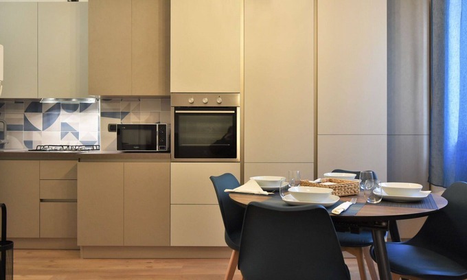 Turro Apartment | Cozy Apartment for 4 with WIFI, A/C & TV in Prime Location