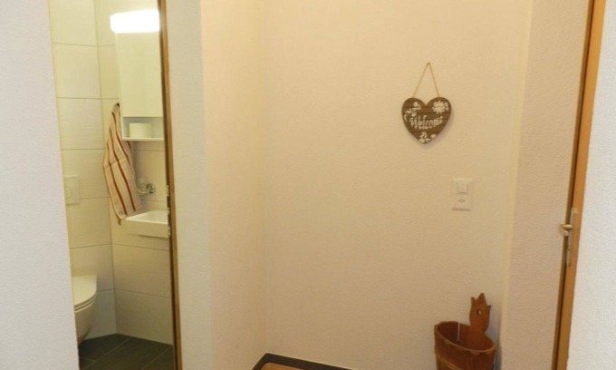 Gsteig Apartment | Welcoming Apartment for 6 with WIFI, Balcony & Pets