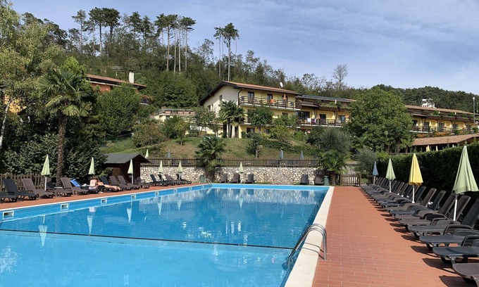 Tremosine Apartment | Charming Apartment for 6 with Pool, Hot Tub & Pet Friendly