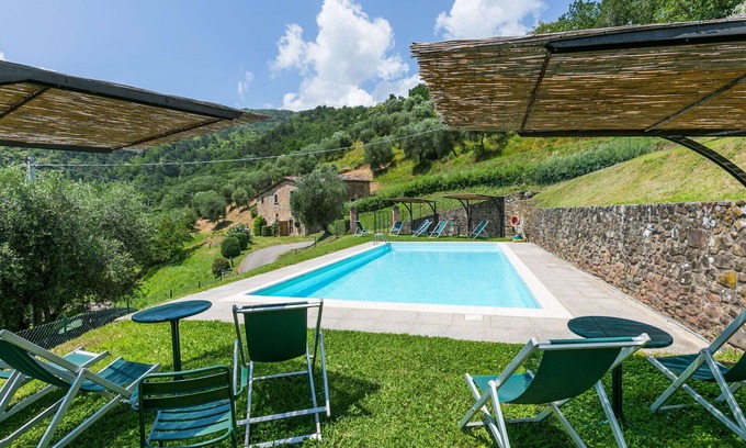Pescia Apartment | Cozy Apartment for 6 with Pool, WIFI, and Pet-Friendly Perks