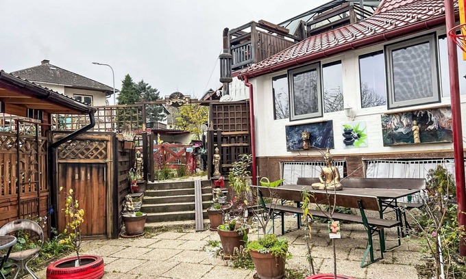 Drassmarkt Apartment | Comfortable Apartment for 6 with WIFI and Pet-Friendly Stay