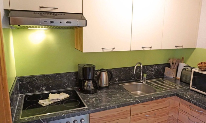Fliess Apartment | Charming Apartment for 5 with Terrace, Pets Welcome!