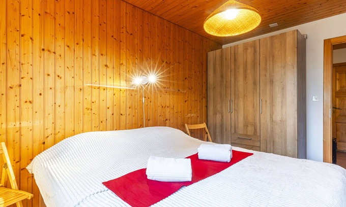 Champery Apartment | Lovely apartment for 4 guests with WIFI, TV, balcony, panoramic view and parking