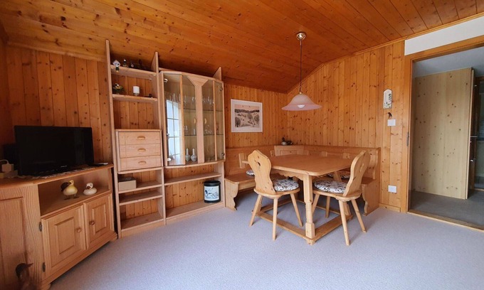 Valbella Apartment | Cozy Apartment for 5 with Balcony, WIFI & Pet-Friendly