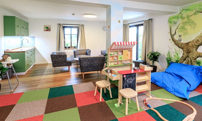 Arnoltice Apartment | Cozy Apartment for 2 with WIFI, Parking & Terrace Access