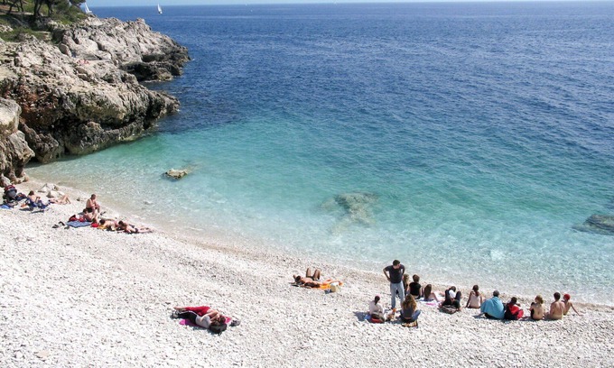 Jadreski Apartment | Stylish Apartment for 6 with Private Pool and Ocean View