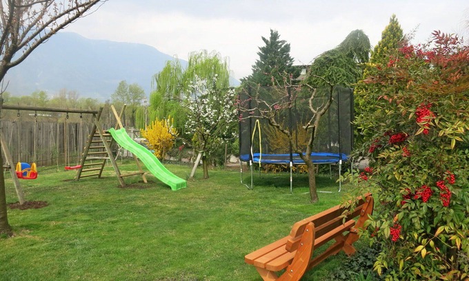 Merano Apartment | Cozy Apartment for 4 with Pool, Balcony & Free WiFi