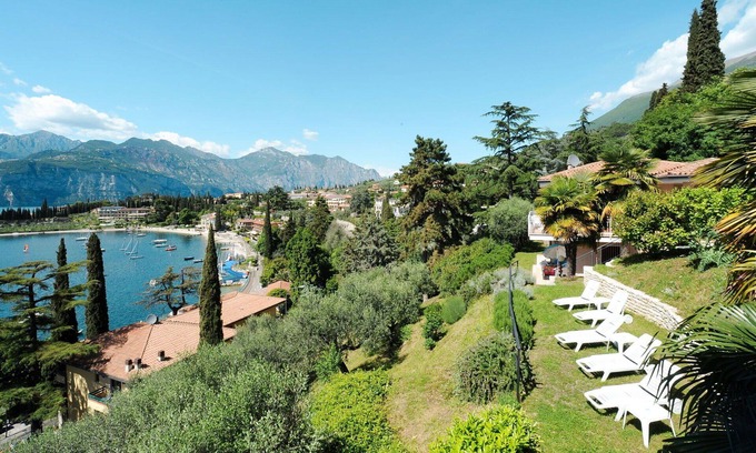 Val di Sogno Apartment | Inviting Apartment for 4 with Lake View and Terrace