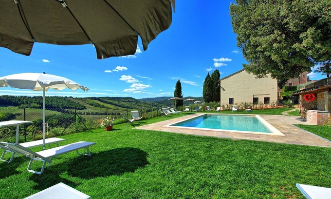 San Gimignano Apartment | Inviting Apartment with Pool & Panoramic Views Near San Gimignano
