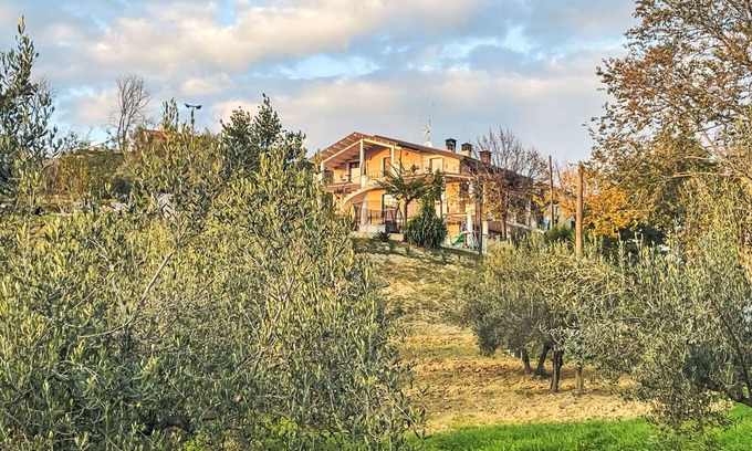 Paglieta Apartment | Lovely apartment for 6 guests with WIFI, A/C, TV, terrace, pets allowed, panoramic view and park.