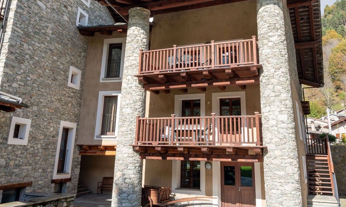 Sampeyre Apartment | Inviting Apartment for 4 with Pool, WIFI & Terrace Access