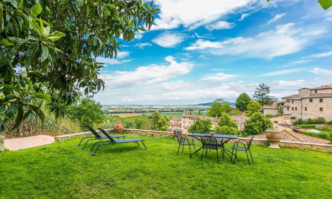 Stigliano Apartment | Cozy Apartment for 3: Pet-Friendly with Panoramic Views