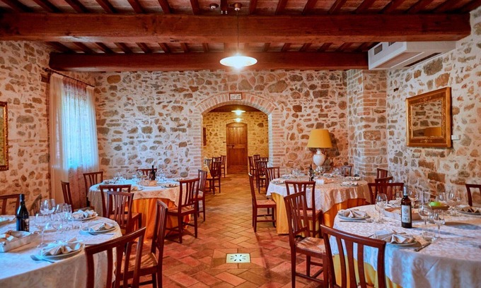 San Brizio Apartment | Cozy Apartment for 5 with Pool & Pet Friendly near Spoleto