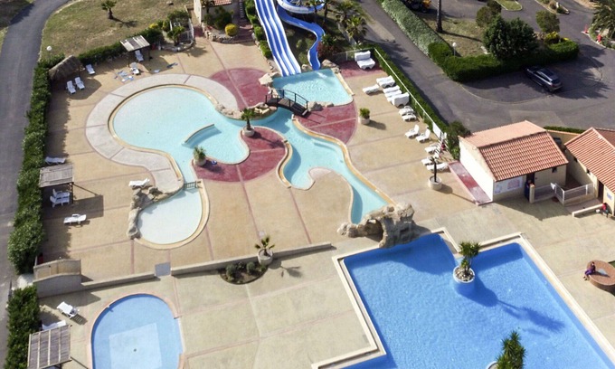 Les Cabanes de Fleury House | Relaxing Villa Apartment for 6 with Pool and Ocean View