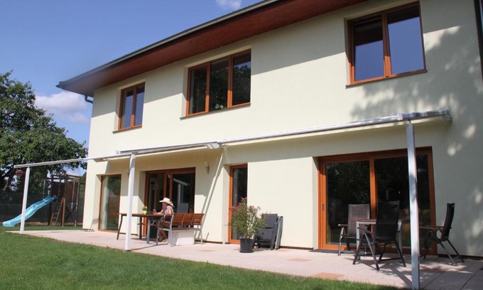 Cakovice Apartment | Cozy Apartment with Garden, Wifi & Ocean View - 4 Star Stay