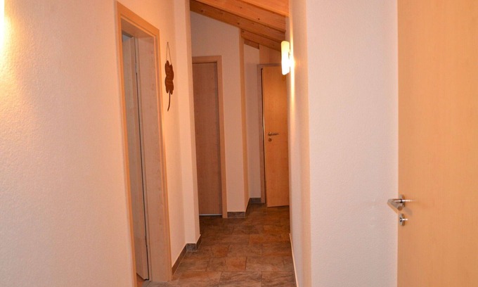Sankt Anton am Arlberg Villa | Cozy Villa Apartment for 5 with Pets, WIFI & Balcony