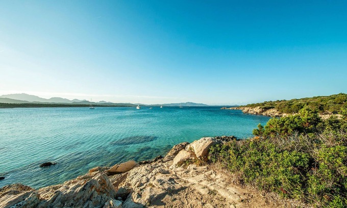 Golfo di Marinella Apartment | Relaxing Apartment with Terrace and Ocean View Near the Sea