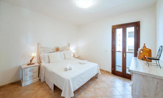 Castelsardo Historic Centre Apartment | Perfect Family Retreat: Apartment in Castelsardo, 10/10 Rating