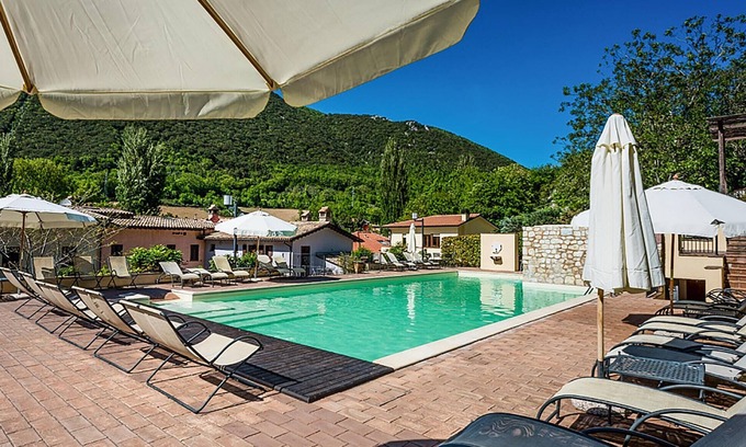 Foligno Apartment | Discover Romance in Beautiful Umbria with Spa & Pool