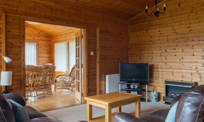 Drumnadrochit House | Cozy Villa Apartment for 6 with WIFI and Panoramic Views