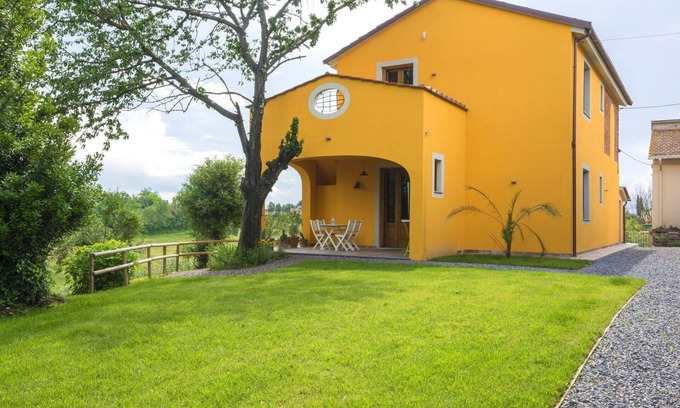 Fucecchio Villa | Cozy Villa Apartment for 4 with Pool and Pet-Friendly Amenities