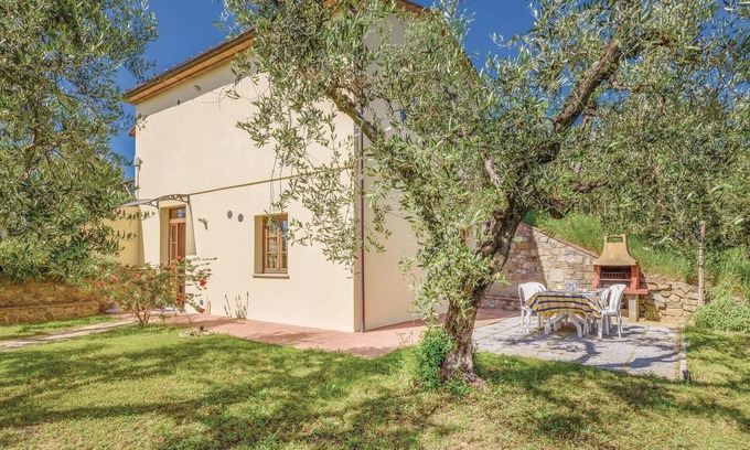 Larciano Apartment | Cozy 1 Bedroom Retreat in Larciano with Pool & Spa