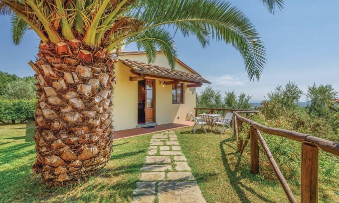 Larciano Apartment | Cozy 1 Bedroom Retreat in Larciano with Pool & Spa