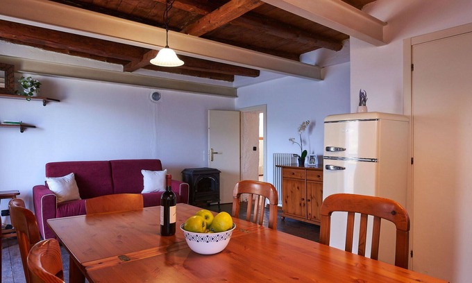 Bellano House | Inviting Villa Apartment for 6 with Lake View & Free WIFI