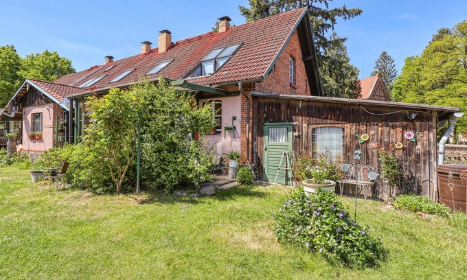 Muritz Apartment | Cozy 2-Bedroom Retreat with Lake View in Jabel