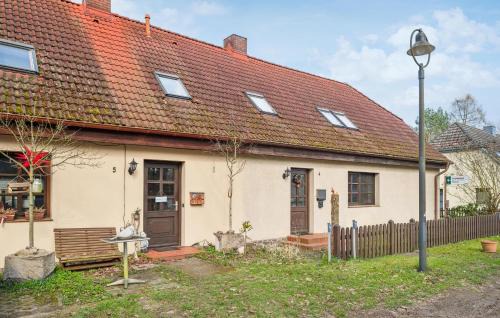Muritz Apartment | Cozy Kargow Apartment with Wifi and Child-Friendly Amenities