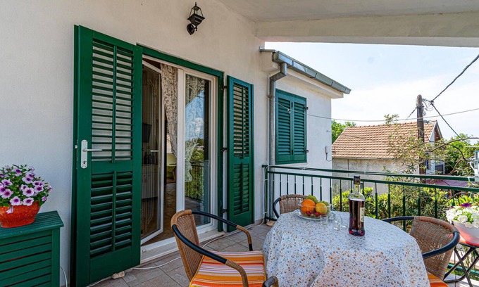 Orebic Apartment | Ideal 2 Bedroom Accommodation with Ocean Views in Osobljava