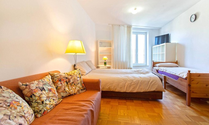 Seca Apartment | Inviting Studio Apartment with Panoramic Gulf View