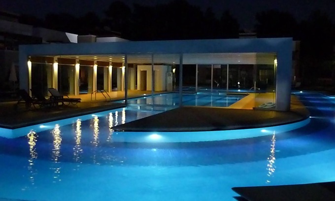 Kemer Mahallesi Apartment | Idyllic Side Apartment with Pool and Oceanfront Views