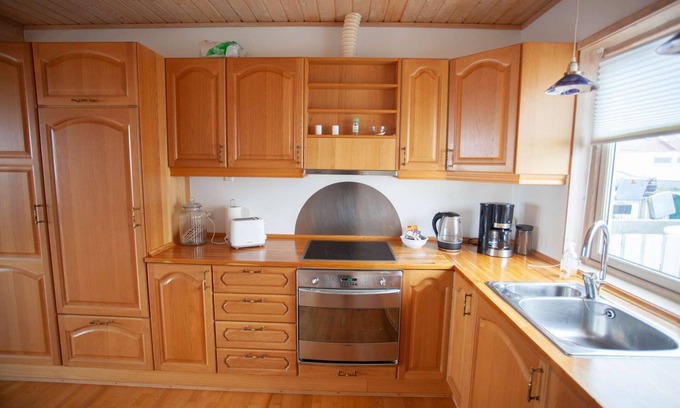 Hoyvik House | Cozy Apartment in Tórshavn with Breakfast & Pet-Friendly